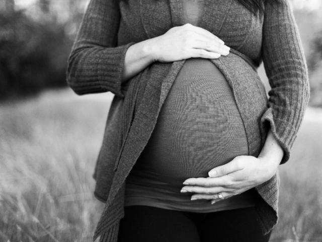 Votre ostéopathe à Levallois-Perret fait une formation dédiée à la femme enceinte